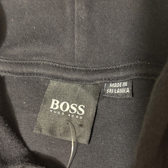 Hugo Boss Black Short-Sleeved Hoodie with Logo - Picture 3 of 12
